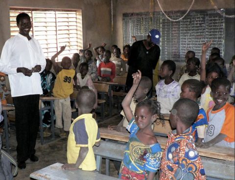 Pressekonferenz zur Unterstützung des Waisenhauses in Garango und zur Suche nach Paten
